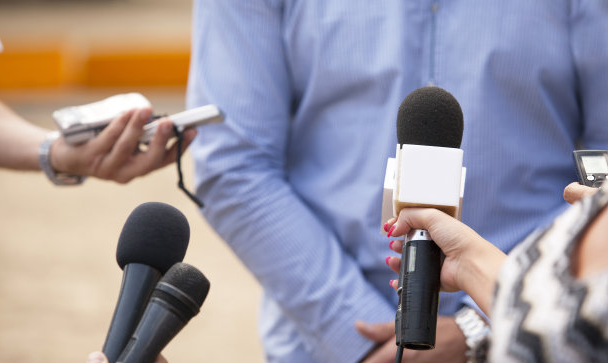 “特斯拉首席執行官馬斯克簡介,馬斯克身價” “特斯拉首席執行官馬斯克簡介,馬斯克身價”